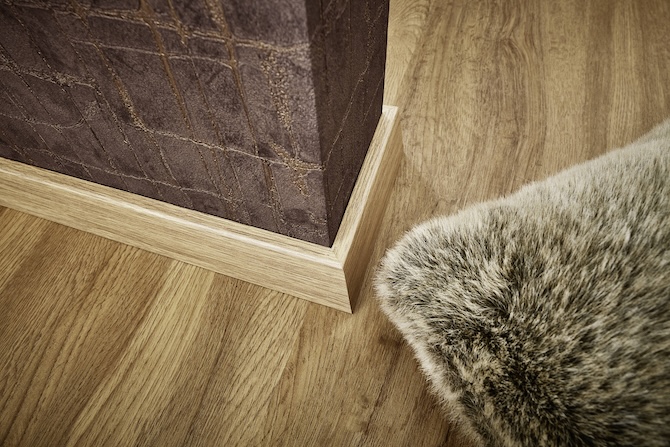 md_660_Sockelleiste_foliert_Eiche