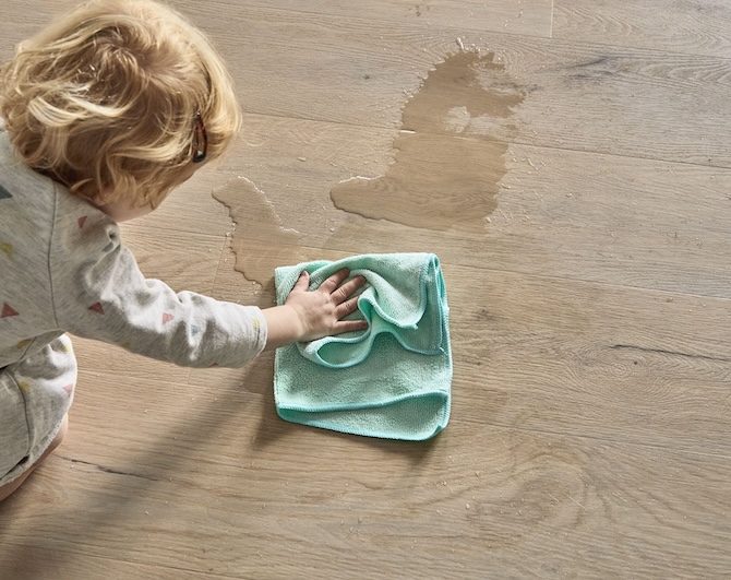 Forest (50 LVP 806)_cleaning_child_Naturals