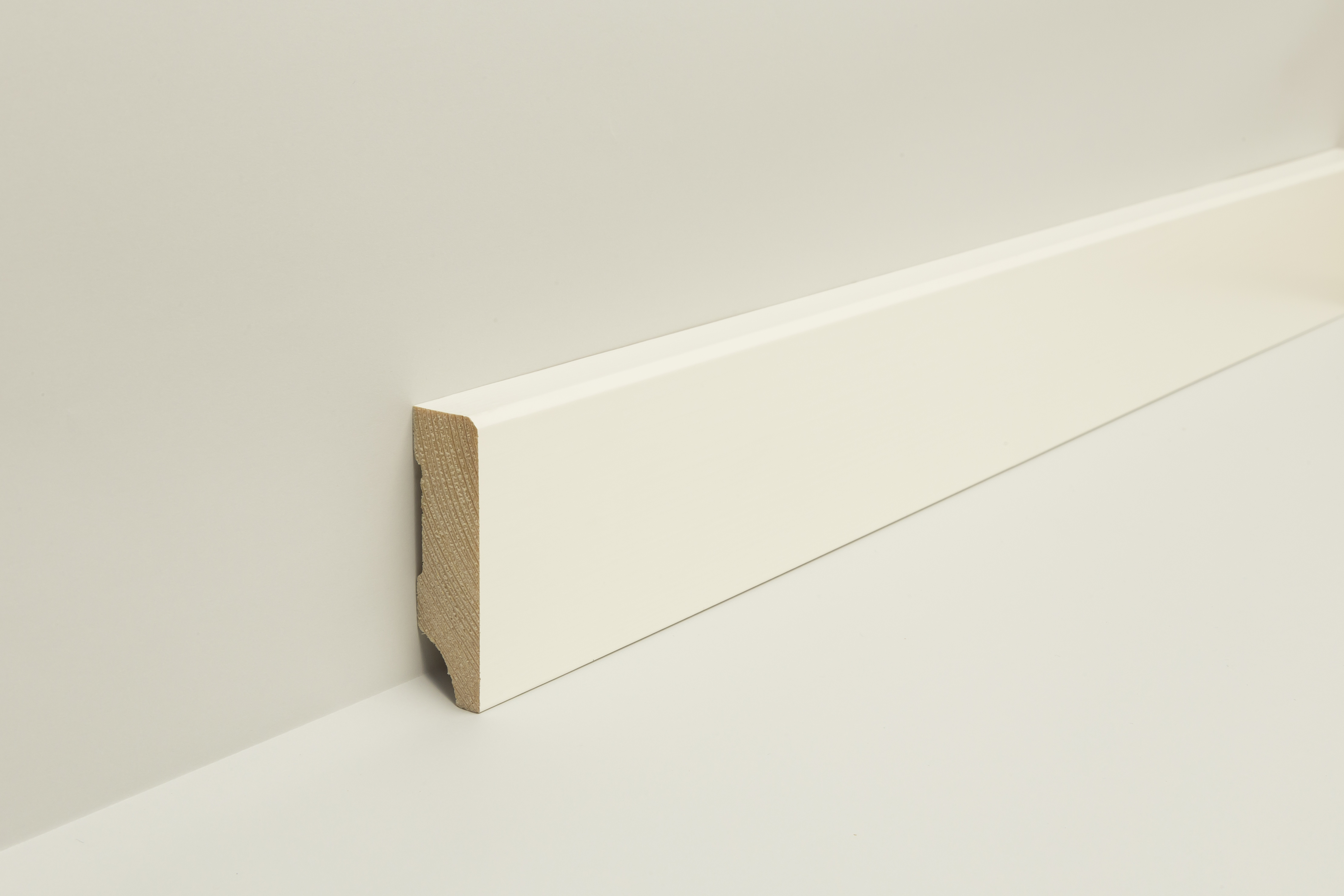 Sockelleiste Kiefer weiß lackiert (9010) WL10 18x58mm weiß FASE #612NEU