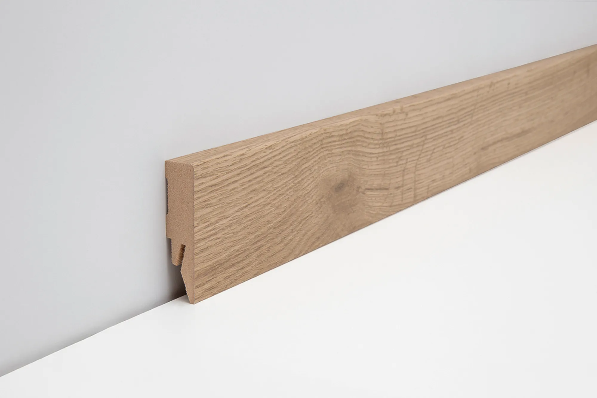 JOKA Sockelleiste "L129 #458 | Chalet Oak White foliert" 14x58 mm FO#458 Profil #458 mit FinishFolie Oberfläche